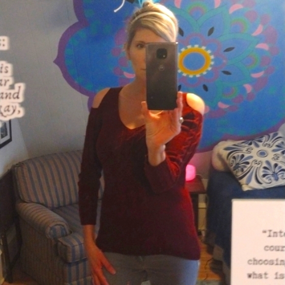 ๐ฅCold Shoulder Sweater Small - Picture 3 of 10
